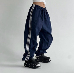 Штани спортивні жіночі з лампасами oversize, якісна плащівка Канада м. 4261 (р: 42-48) №822355