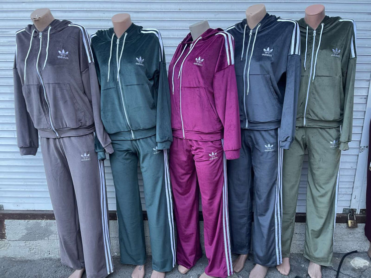 Спортивний костюм жіночий Adidas, велюр (р: 46-52) 4 кольори, в упаковці 4 шт. №363872 - Dakota